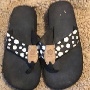 Yellow Box black with white polka dot flip flops Size 7